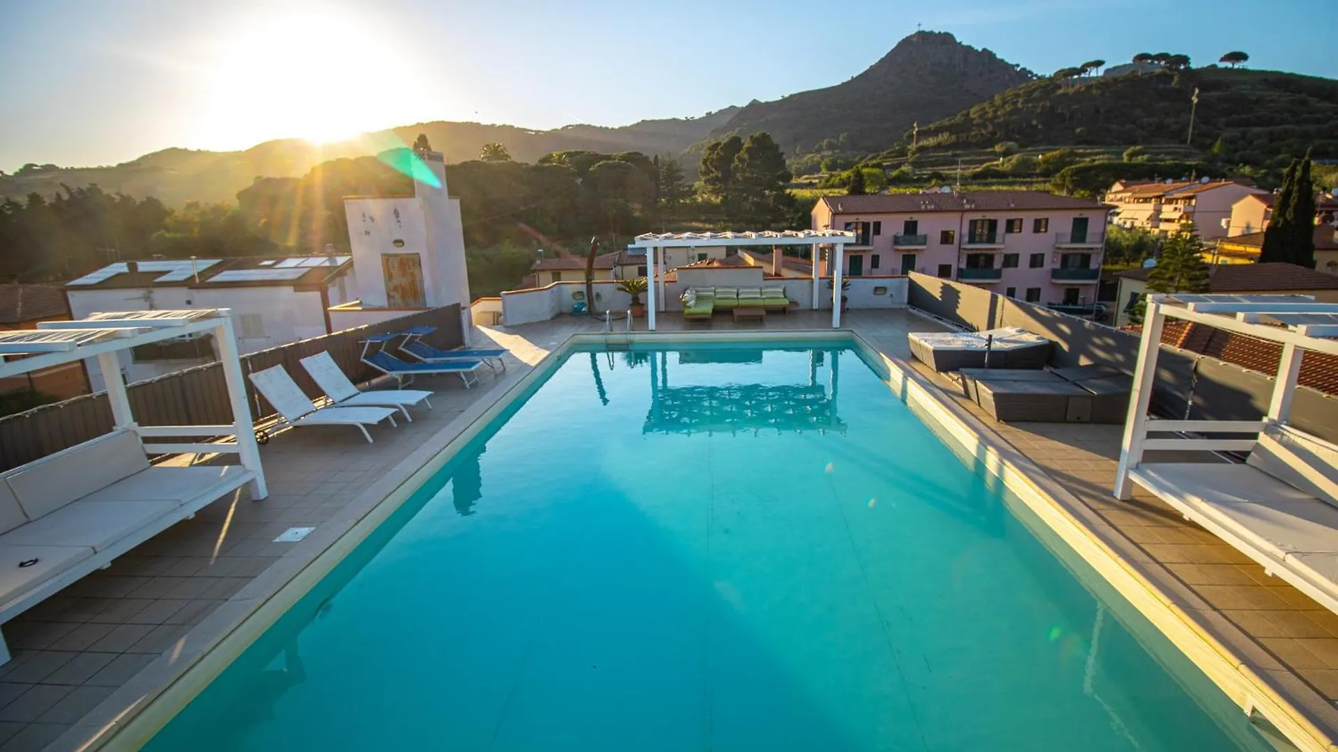 Appartement Attico Con Piscina Pivata A Porto Azzurro